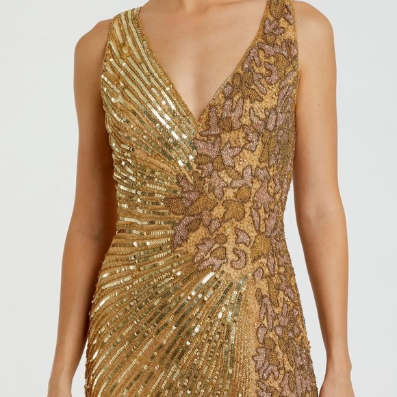 MAC DUGGAL Gold Beaded Floral Sleeveless Gown - Picture 3 of 3